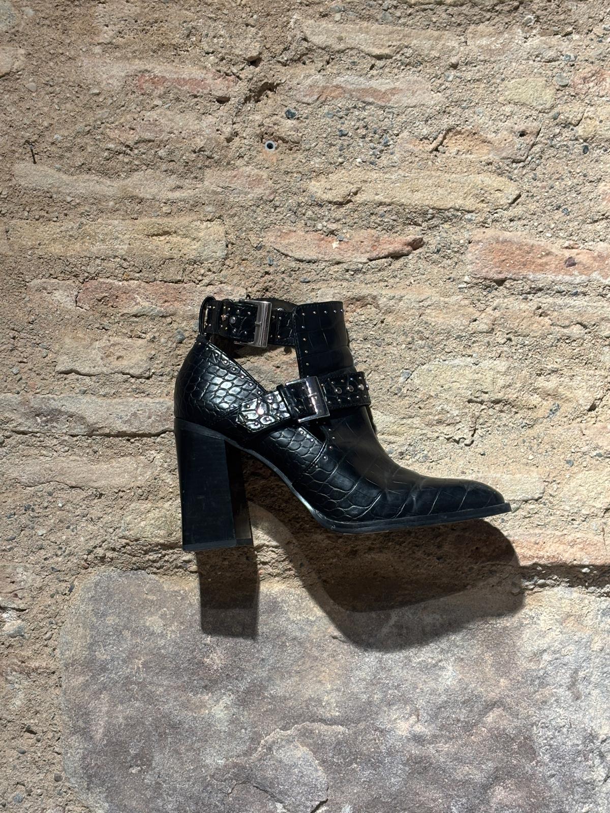 Bota zara T.38 Negro